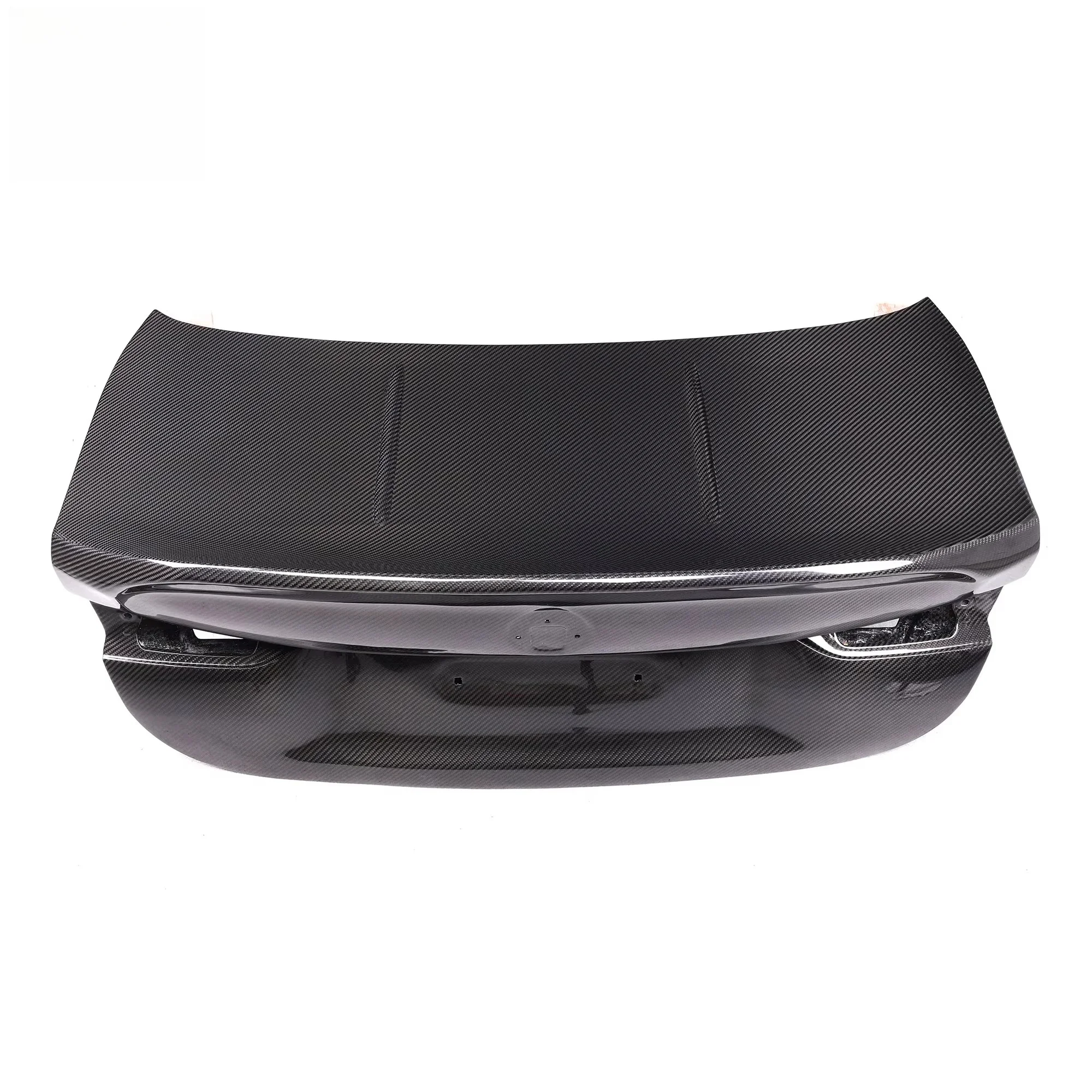 

Карбоновая крышка багажника CSL Style из сухого карбона для G82 M4 2021+ – облегченная, с улучшенными аэродинамическими характеристиками