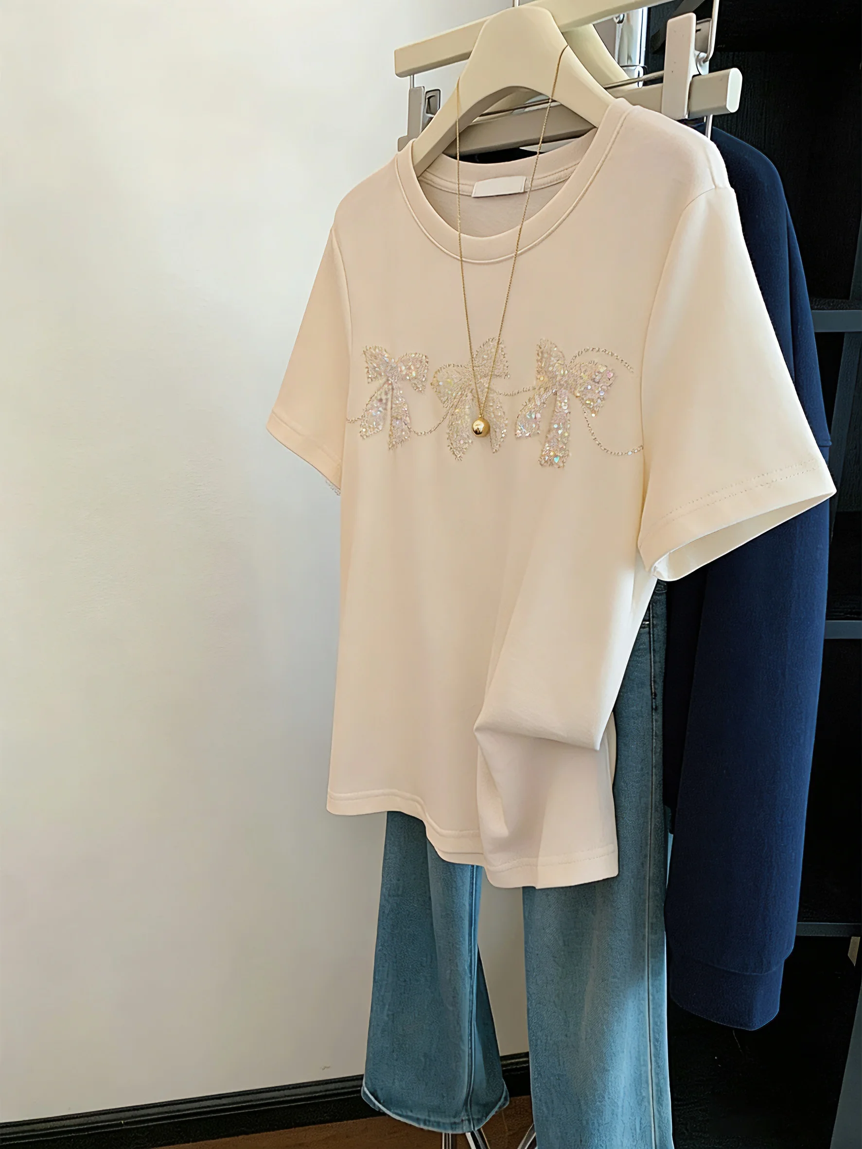 

Retro Heavy Embellished Knot Short Sleeve T-Shirt Unisex Summer Casual Versatile Top Glitter Design Sense Trendy