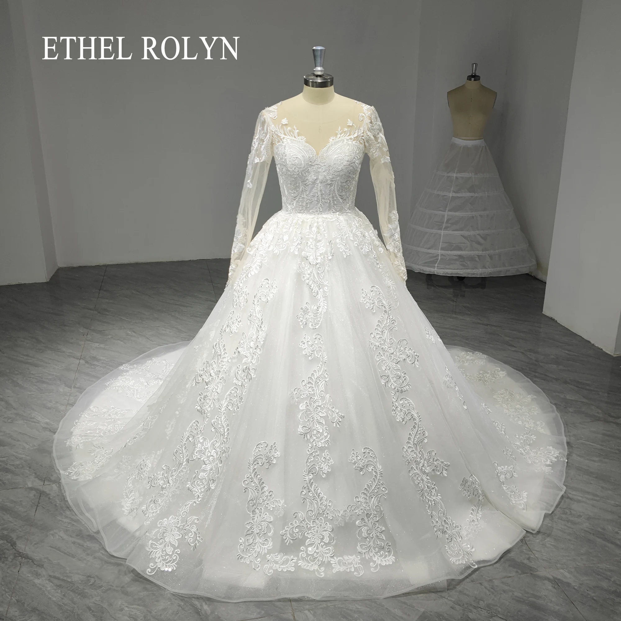 

LOUIS NOVIAS Long Sleeve Wedding Dresses For Woman Sexy Bride Embroidery Real photos Princess Wedding Gown Vestidos De Novia