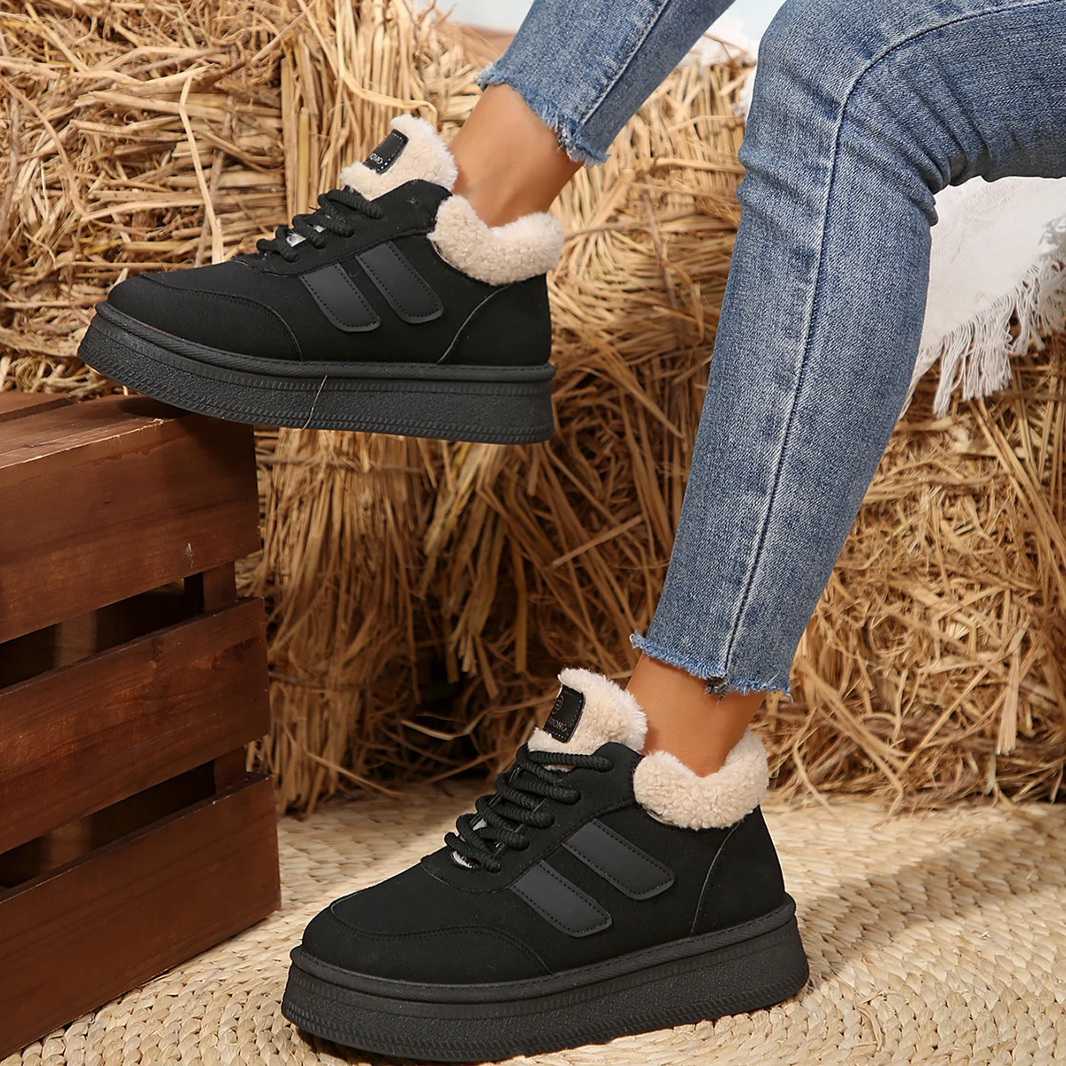 2024 New Women's Boots Casual Flat Shoes Winter Plush Suede Warm Leather Shoes Outdoor Winter Walking Shoes Non-slip Shoes