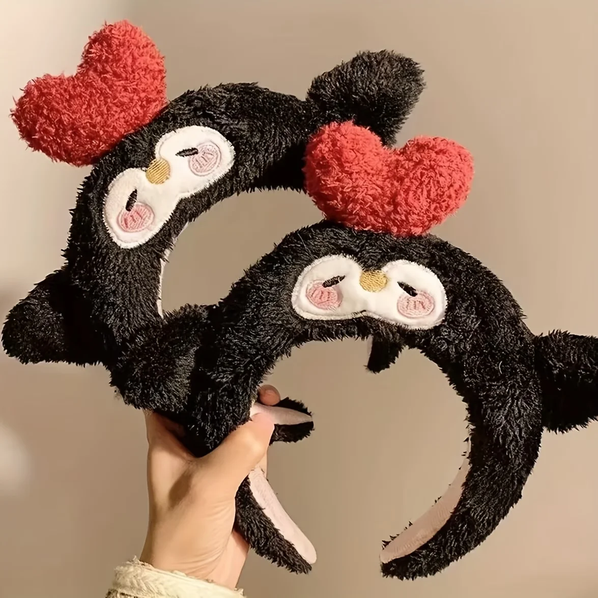 Niedliches Herzförmiges Schwarzes Pinguin-Plüsch-Haarband für Damen zum Gesichtwaschen, für Make-up und als Haaraccessoire-Stirnband – Detail 2