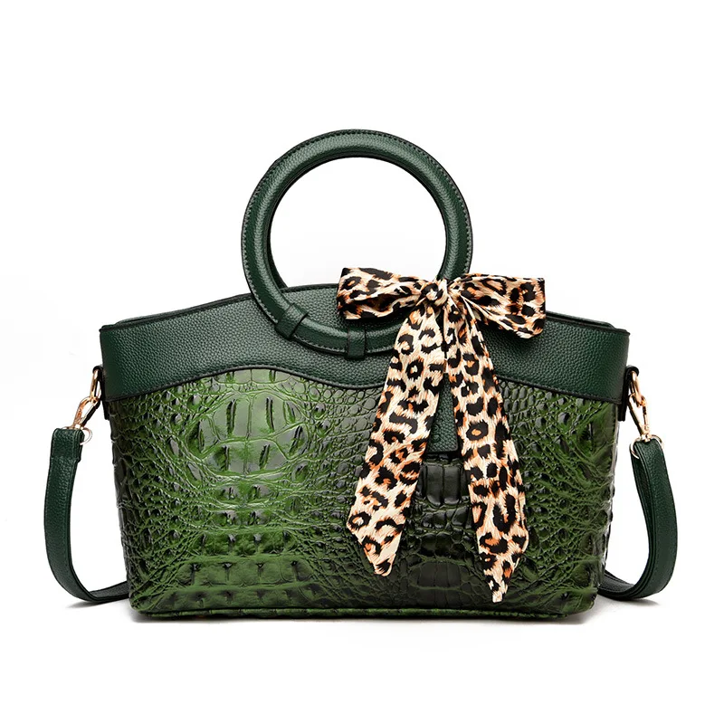 Vintage Women's Bag with Crocodile Print, Large Capacity, Urban Style, Shoulder Bag, Crossbody Bag, Shell Shape Bag