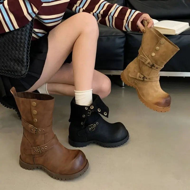 

Коричневые ботинки, женские туфли на танкетке с круглым носком, туфли на платформе, осенние ботильоны с пряжкой на ремне, увеличивающие рост, дизайнерская обувь Tendencia 2020.