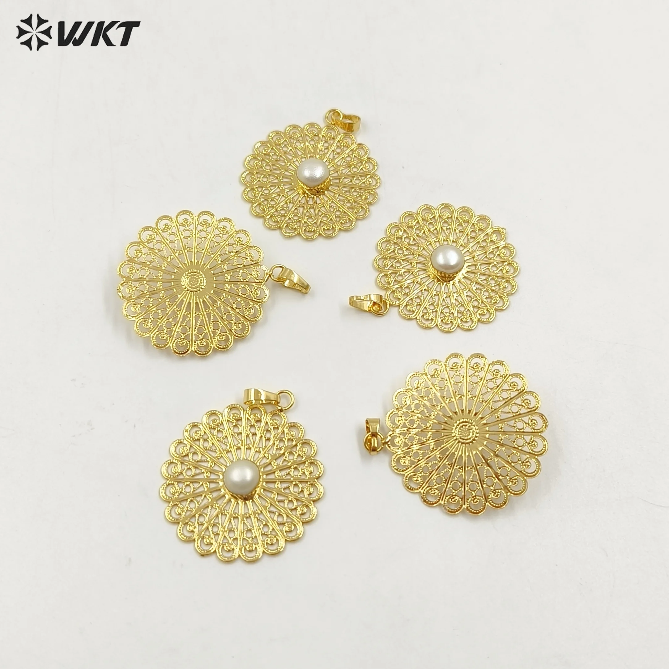 WT-JP364 Beautiful Unique Flower Shape With Pearl In Yellow Brass Pendant For Women Necklace Or Earring Jewelry Finding view 3