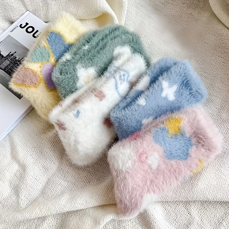 5 أزواج من الجوارب النسائية الشتوية السميكة والدافئة من فرو المنك نعل متوسط الحلو ولطيف من القطيفة الناعمة جوارب النوم المنزلية بعد الولادة #4