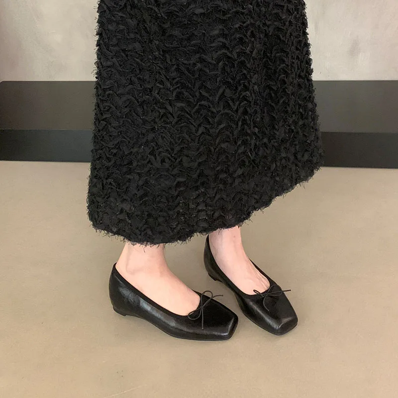 Modische Ballerinas für Damen, höhenverstärkende Slip-On-Schuhe, flache Damenschuhe mit Schleifenknoten, neue Frühlings- und Herbstkollektion. – Detail 7