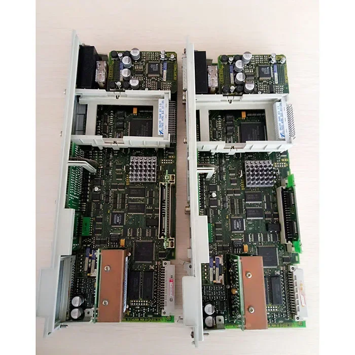 

in good condition axis card Board 6SN1123-1AA00-0CA2 6SN1118-0NH01-0AA1
