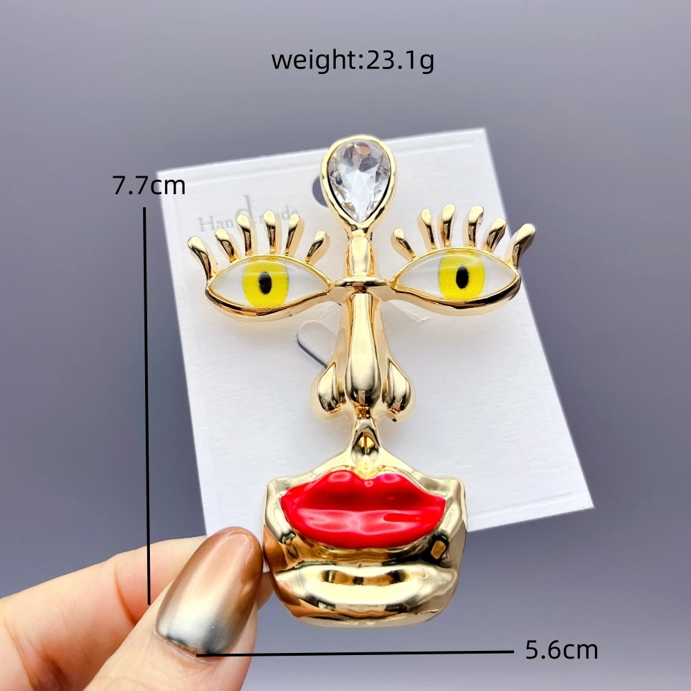 Big Eye Nose Mouse Figuer Sculpture Gold Color Brooch Pin Jewelry Accessory