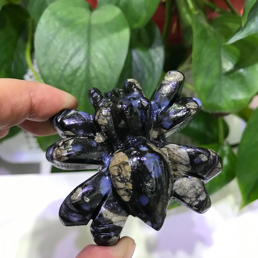 70mm Natural Black blue amphibolite Crystal Stone Spider Hand Carved Animal Figurine Energy Crafts Home Decoration As Gift 1pcs