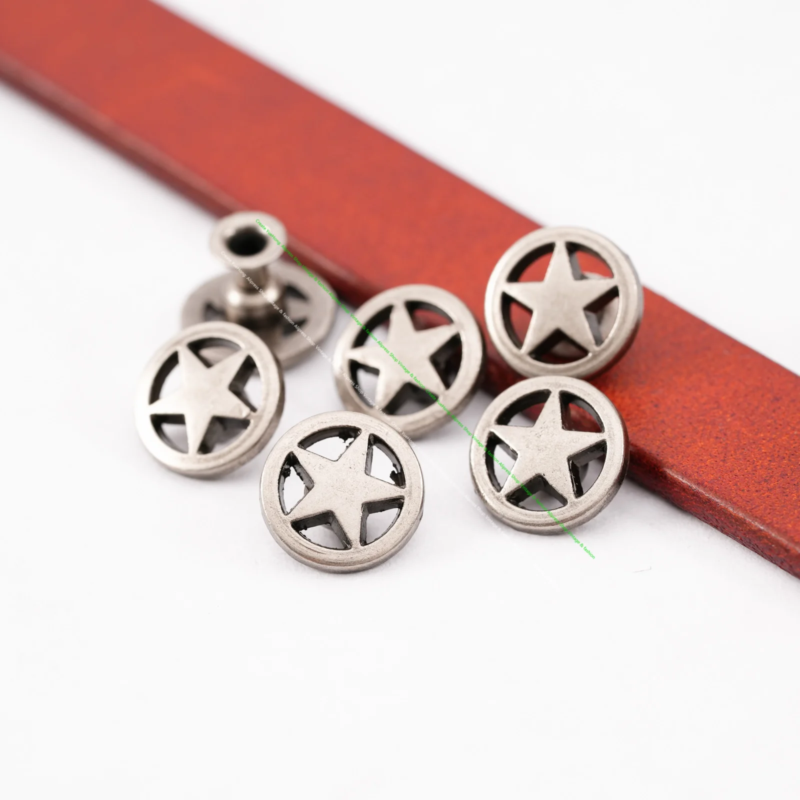 50X Retro srebrny Punk Metal zaokrąglona strona gwiazda elementy złączne nity kolczyk ćwieki wystrój 1/2"