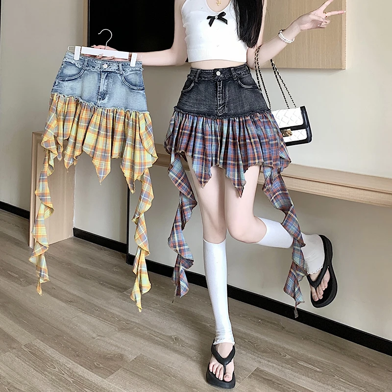 

Spliced denim skirt for women in 2024, new age reducing and versatile, fashionable, high waisted, slim A-line short skirt trend