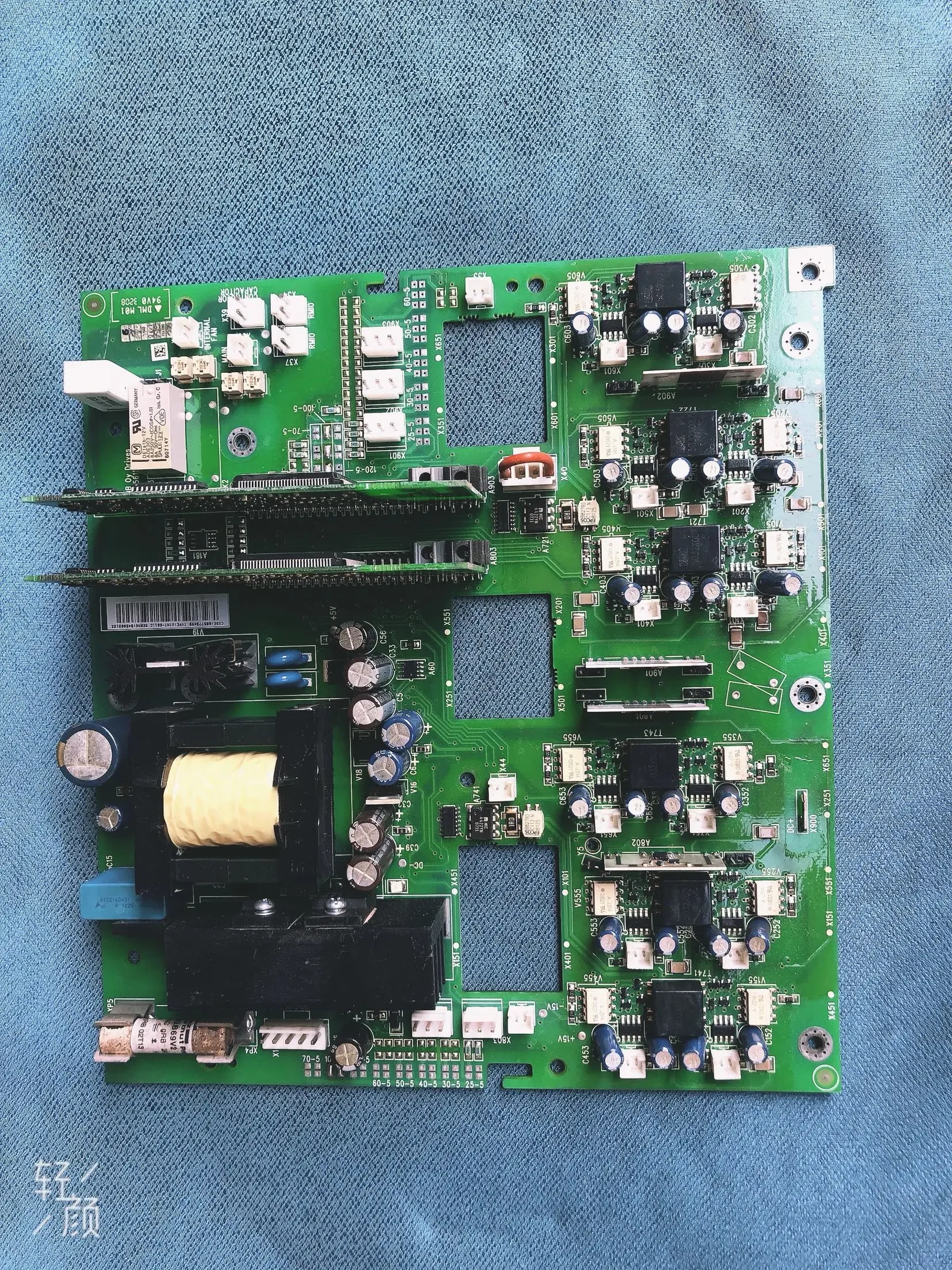 

Драйвер платы питания инвертора ACS800 GINT6611C GINT6611