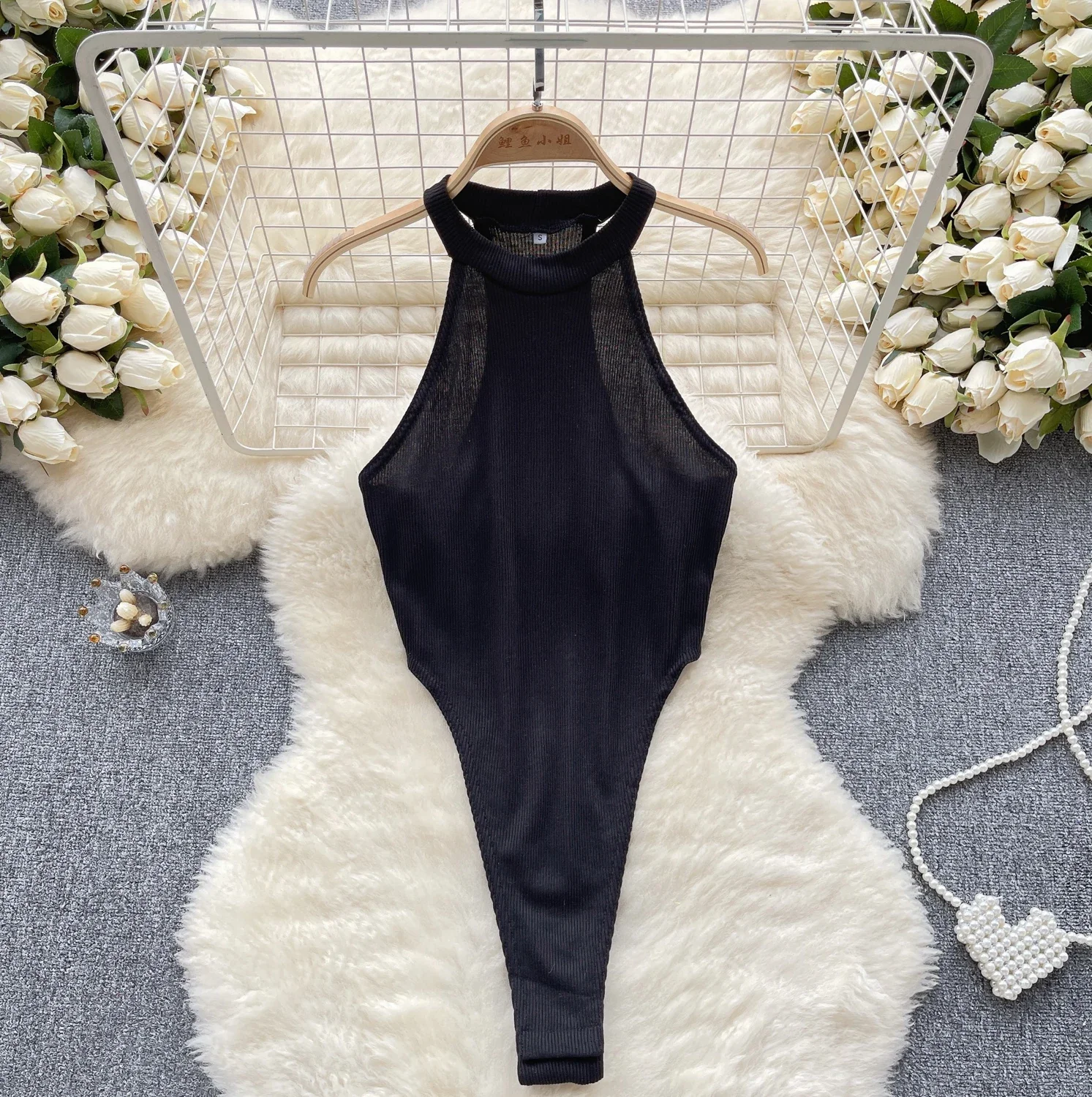 

Сексуальные боди с лямкой на шее и открытой промежностью, женские тонкие порно-бикини без рукавов с открытой спиной, французские однотонные тонкие пляжные комбинезоны