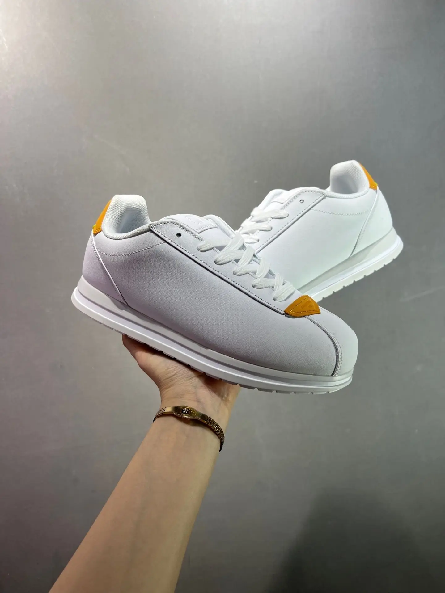 Men Women White Orange Patchwork Low Top Flat Casual Sneakers PU Splicing Minimalist Lace-up Running Shoes Retro Couple Versatile Casual Shoes