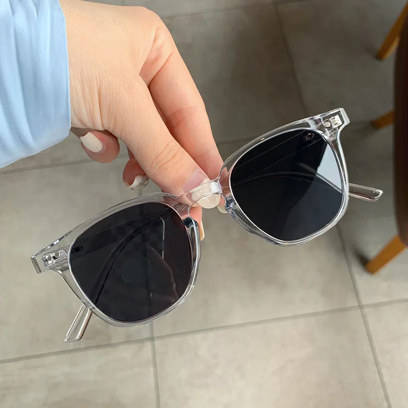 New Vintage Luxury Sunglasses for Women Men Square Small Round Frame Fashion Eyewear Classic UV Protection Sun Glasses - view 5
