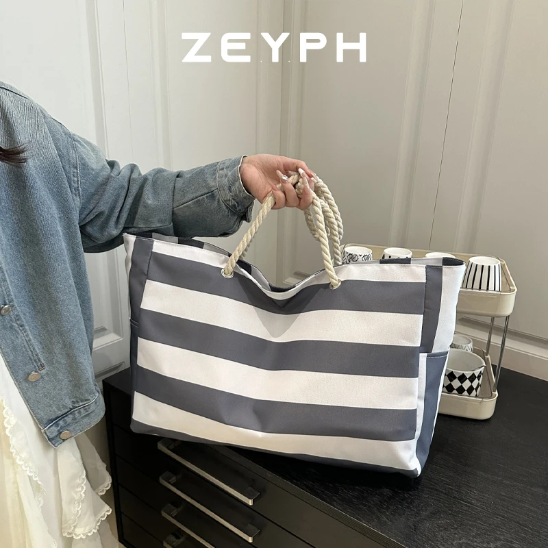 

Zeyph Striped Zipper Outer Bag for Outdoor Travel and Vacation Sand Resistant Canvas Convenient Folding Beach Bag