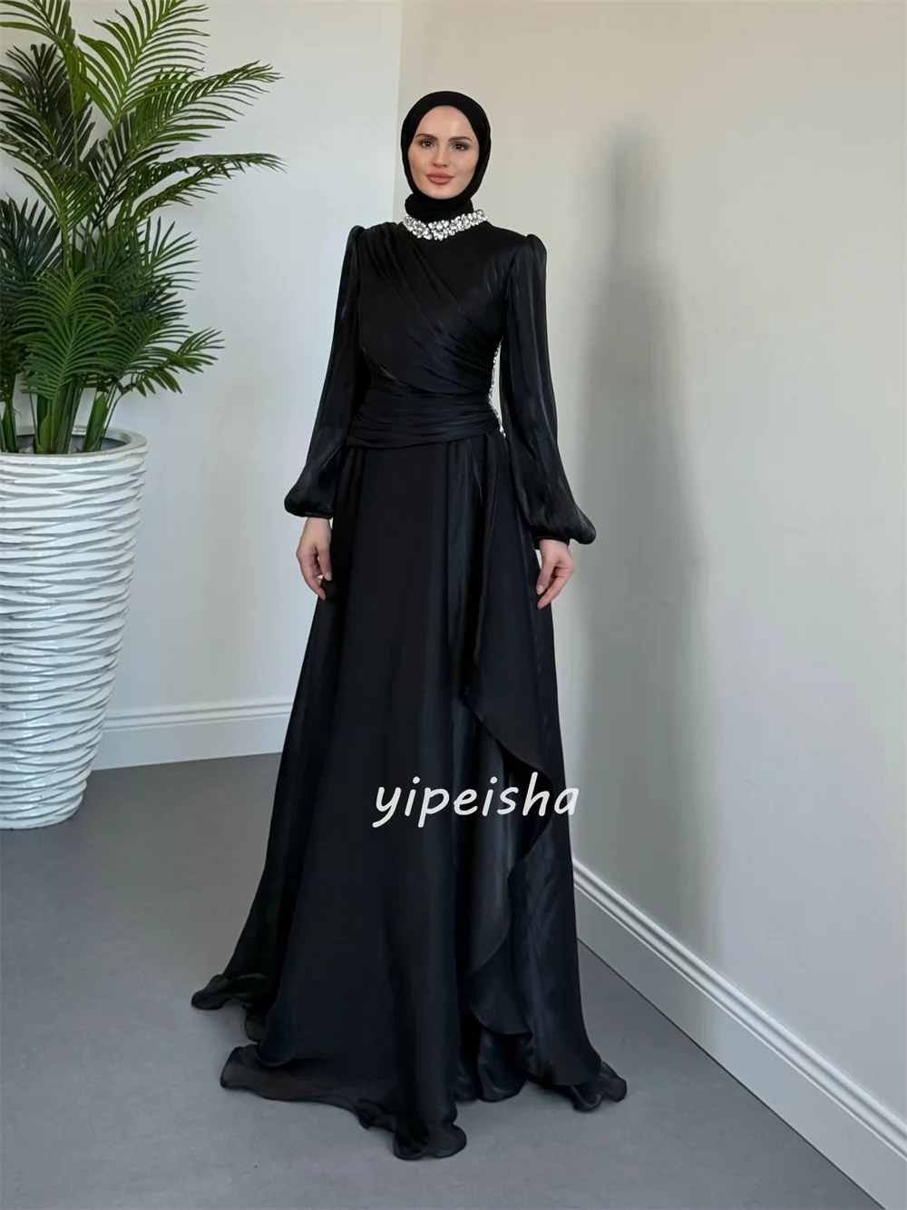 تخصيص رائعة مطابقة حجر الراين Ruched ألف خط عالية الياقة فساتين طويلة فساتين مناسبة مخصصة أزياء عالية الجودة