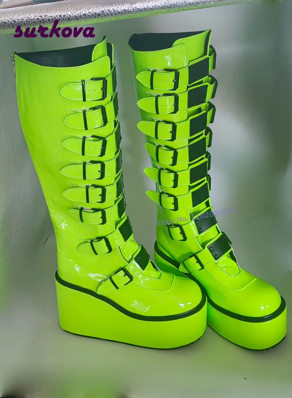 Fluorescencyjne zielone buty do kolan z wieloma klamrami buty na koturnie buty damskie lustrzane buty punkowe gotycki metal duży rozmiar 46, na co