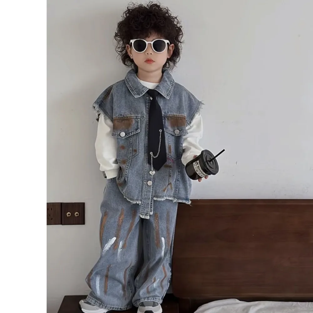 Boys' Senim Vest Jacket Jeans Set Spring And Autumn 2024 Popular Western Style Children's Leisure Graffiti Jeans Two Piece Suits