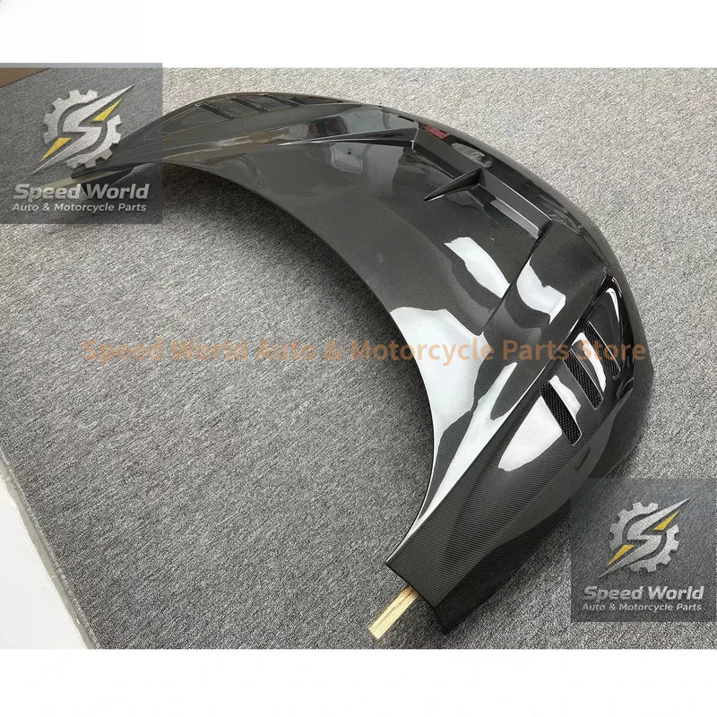 High Quality 1016 Style Wet Carbon Fiber Front Hood For R8 2023