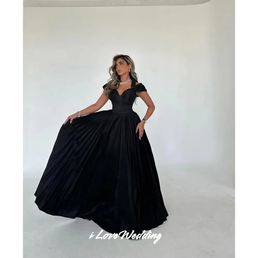 Schwarze herzförmige Abendkleider aus Satin, schulterfrei, A-Linie, Robe de Soirée, bodenlang, plissiert, Hochzeitsparty-Kleider, individuell gestaltet