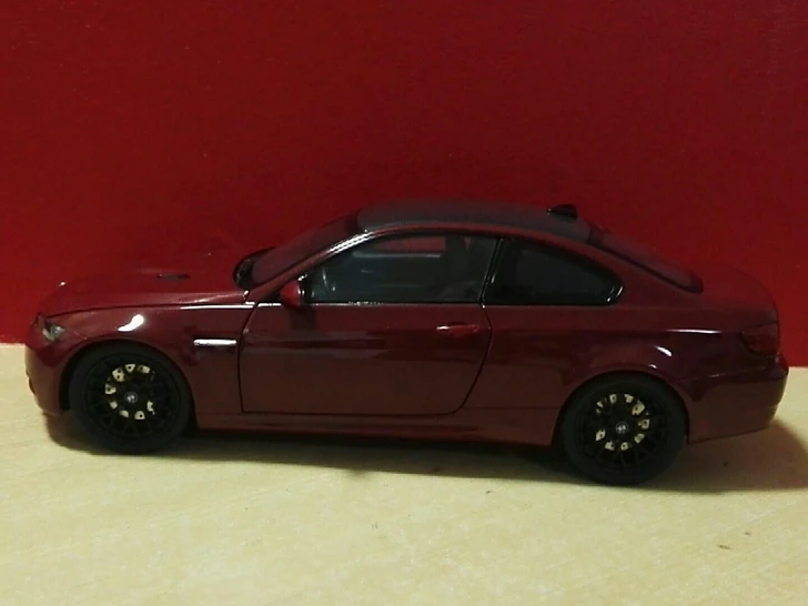 Kyosho1/18 M3 BMW M3 E92 Coupe red diecast car model