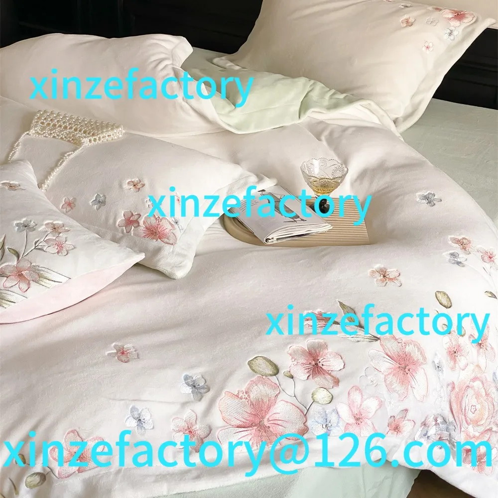 

Customizable French Thickened Small Fresh Floral Embroidered Quilt Cover