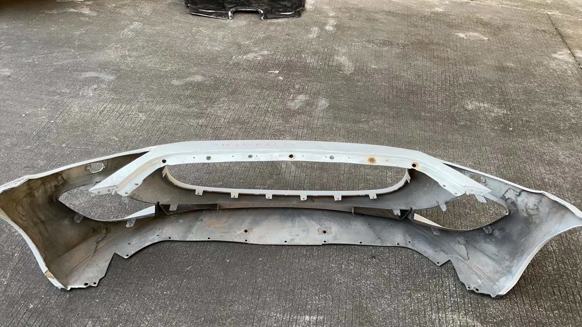 

Front Bumper Surround Bumper Grille air Inlet Bracket CROSS MEMBER FRONT SPOILER for Gran Turismo GTMC