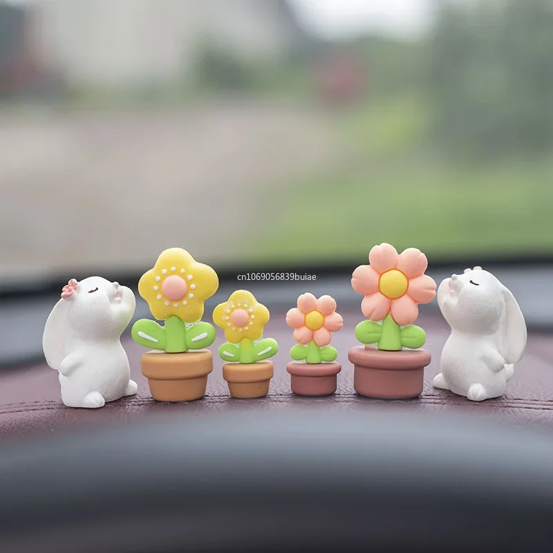 Car Ornament Model Miniature Daisy Rabbit Car Center Console Decoration Window Decoration Car Personalized Home Accessories