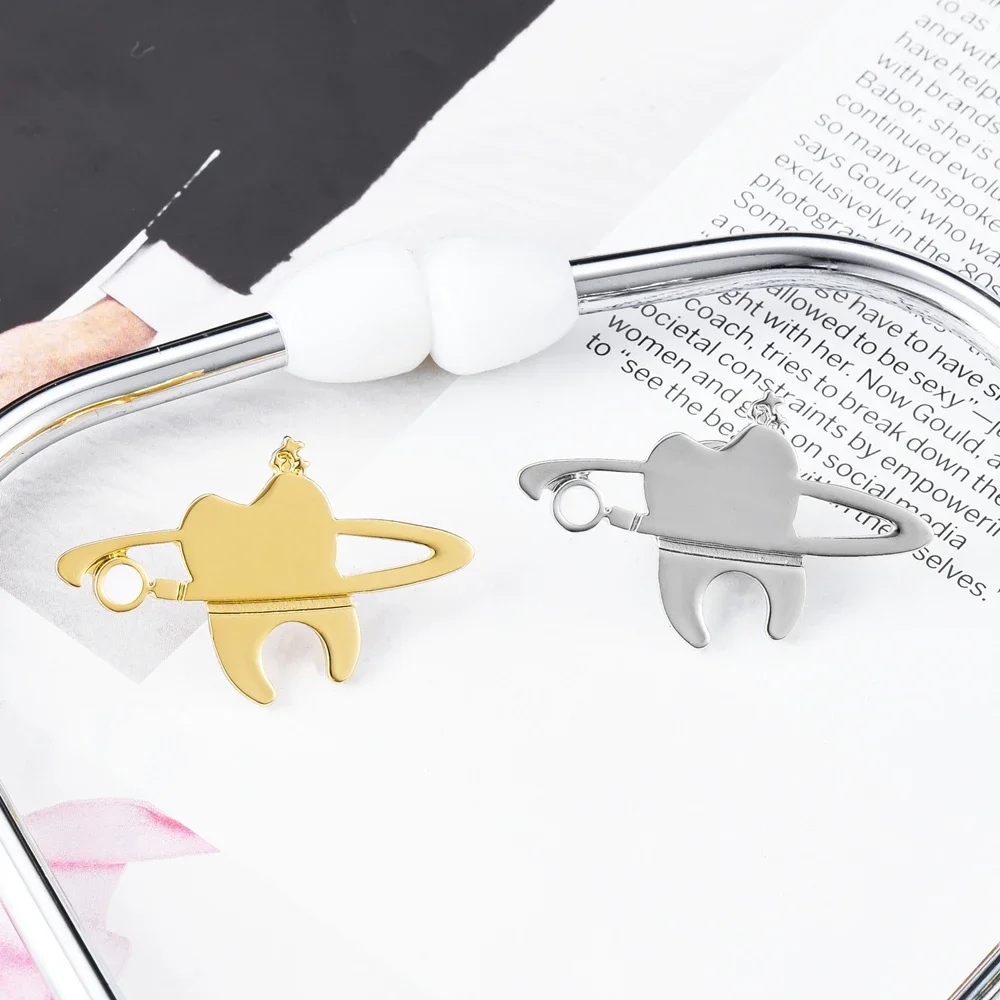 DCARZZ Medical Dental Tooth Brooch Pins Luxury Jewelry for Dentist Doctor Nurse Lapel Collection Teeth Badge Medicine Gifts