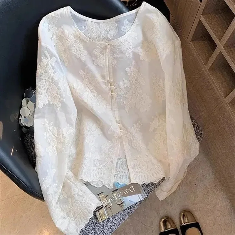 

2026 Fashion New Shirt Women's Autumn Casual All-match Round Collar Lace Long Sleeve Blouse Lady Button Shirt Office Femme Top