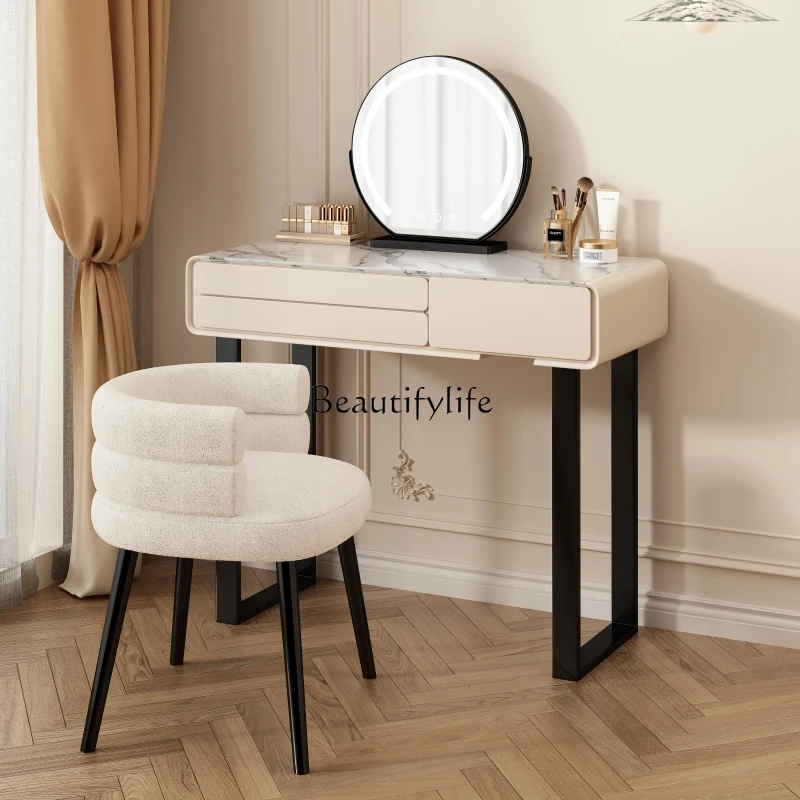 

High-end atmospheric French retro bedroom corner light luxury new Chinese solid wood makeup table