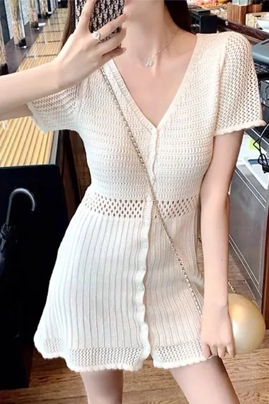 

New Retro Design for Summer 2025 Niche and Petite Style White Dress for Women