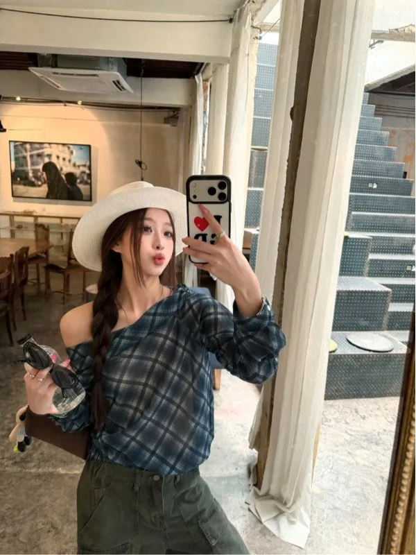 

Elegant Diagonal Shoulder Shirt Women's Loose Fit Casual Slimming Sun Protection Plaid Retro Top Trendy Korean Style Commute