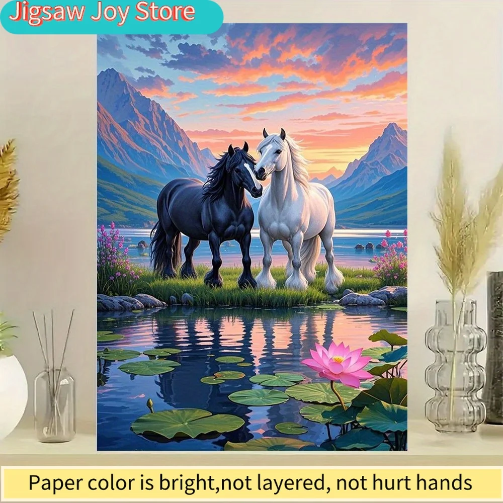 

1 шт. яркого деревянного пазла (500/1000 элементов) с изображением прекрасной сказочной сцены с лошадьми у озера, выполненной с изысканным мастерством.