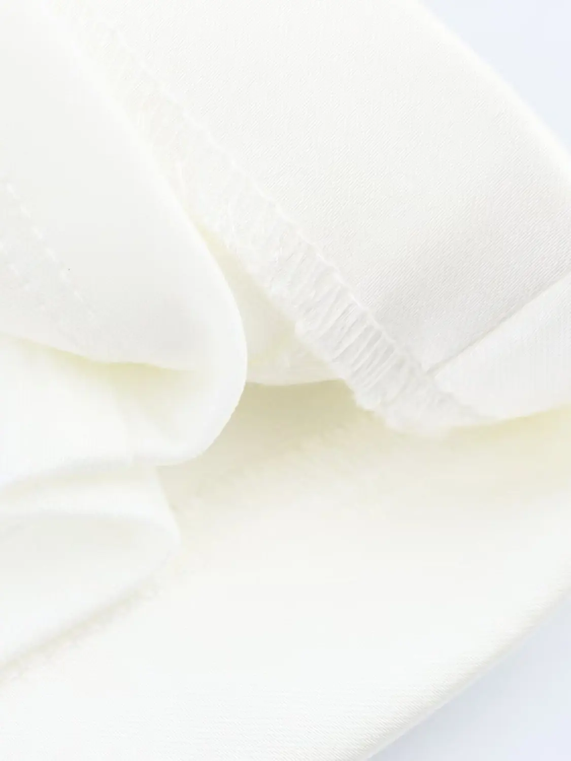 เสื้อสายเดี่ยวผ้าไหมซาตินแต่งปมสำหรับฤดูร้อน เอวกลาง ผ้าถัก ไม่มีแขน