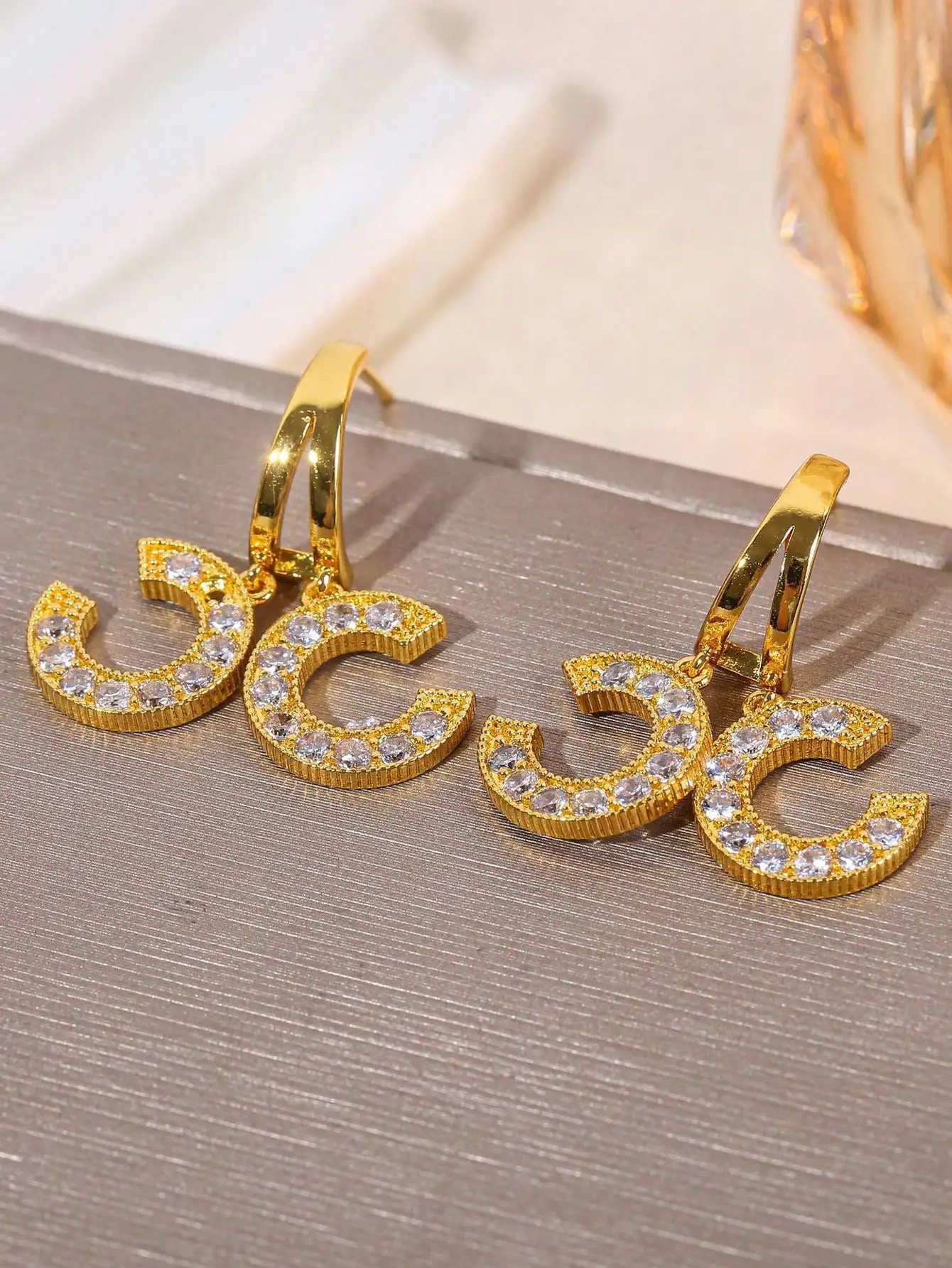 

2pcs C-Shaped Earrings Multicolor Fashion Light Luxury Style Suitable For Ladies' Daily Wear At Parties