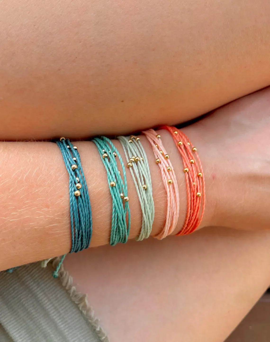 Vlen wasserdichtes geflochtenes Armband mit gewachster Kordel, mehrsträngig, verstellbares Handband, Surf-Strand-Boho-Schmuck für Frauen, Geschenk, umweltfreundlich – Detail 1