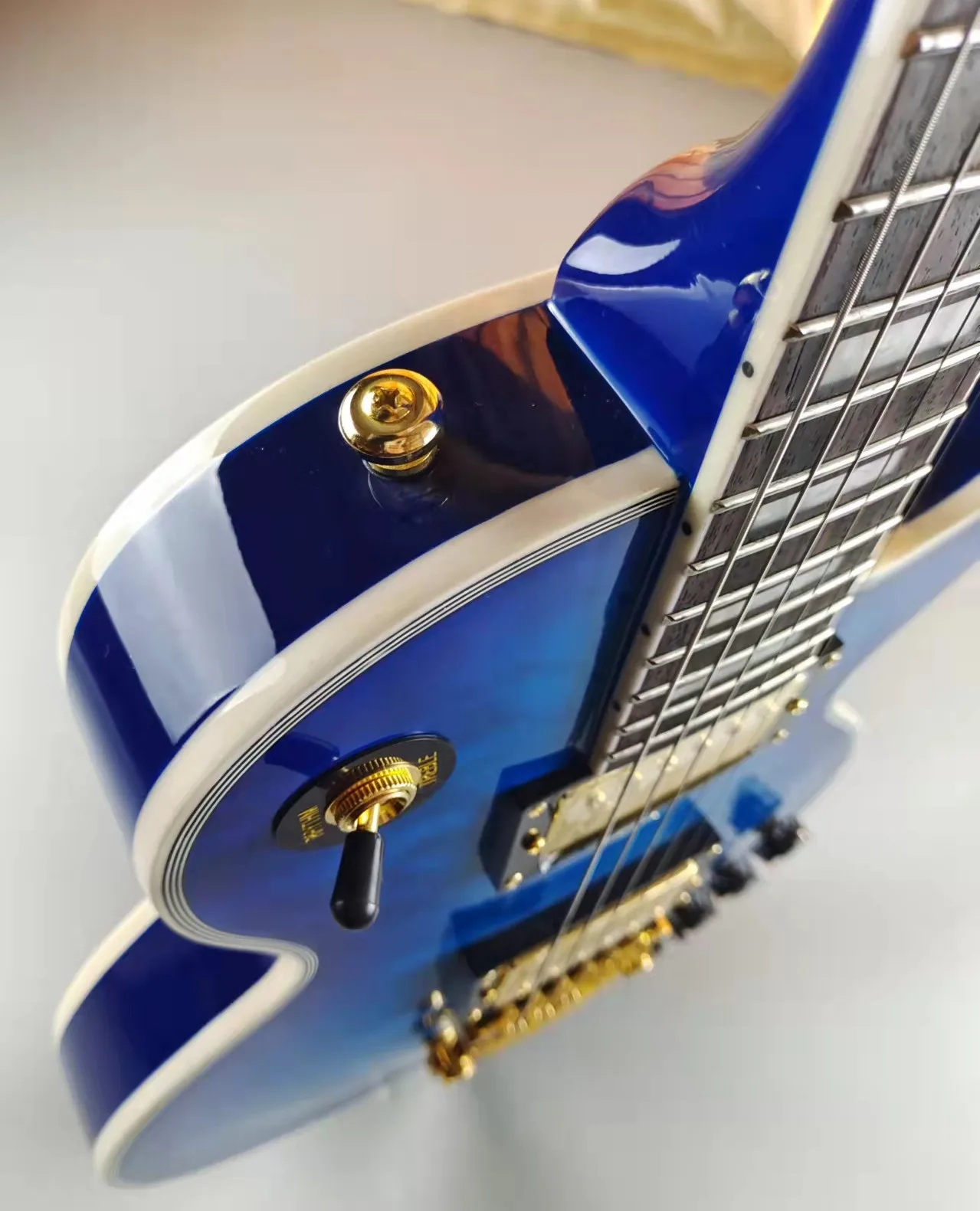 Guitarra elétrica personalizada, Caston, flor grande azul, feita de madeira importada, envio rápido de embalagens