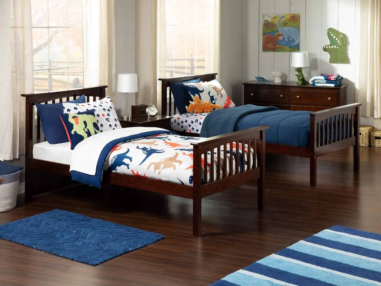 Columbia Twin Over Twin Size Stapelbed Met Bedladen En Laadstation In Walnoot