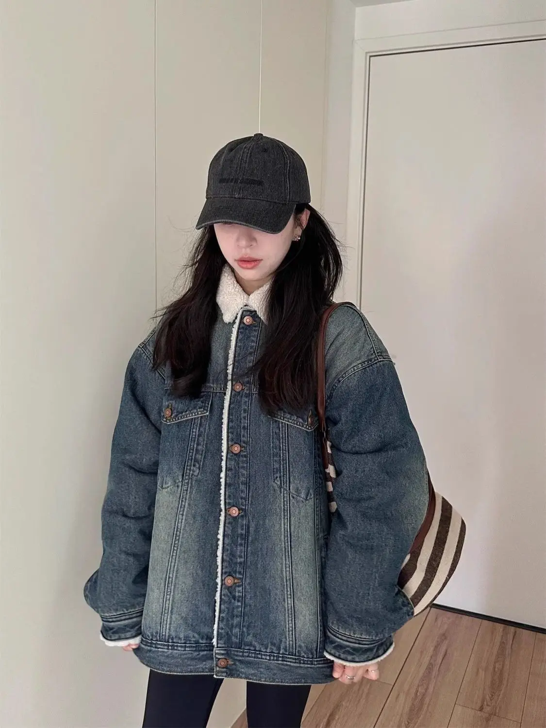 

Denim Coat Buttions Fur Plush Womens Fall Versatile Cropped Adjustable College Classroom Youth Ultra-Short Slimming Fitted Daily