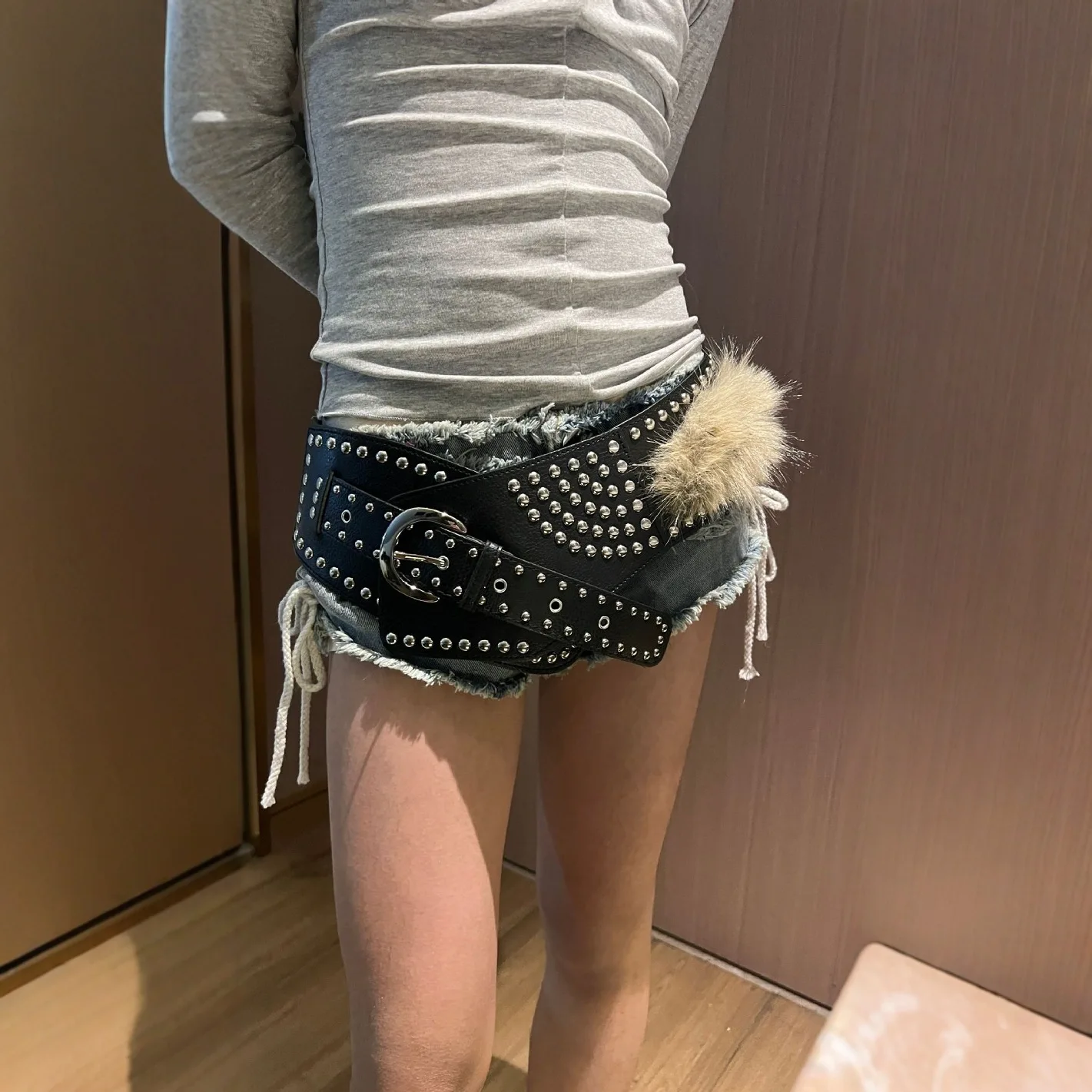 新しいファーリーワイドリベットパンクY2Kホットガールサブカルチャー軽量ウエストベルト