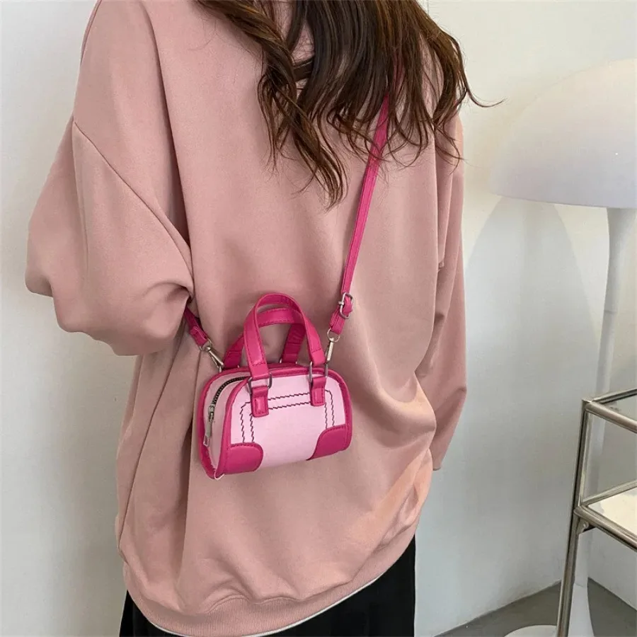 

Новая модная летняя молодежная сумка с ощущением прилива, маленькая квадратная сумка, мини-сумка через плечо, яркая, шикарная, сотня повседневных текстурных женских сумок