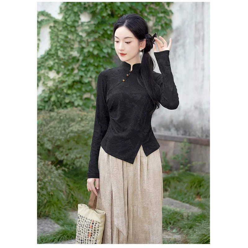 

2025 Women's New Spliced stand-up Collar Disc-button Diagonal Placket Bottoming Jacquard National Long-sleeved Top