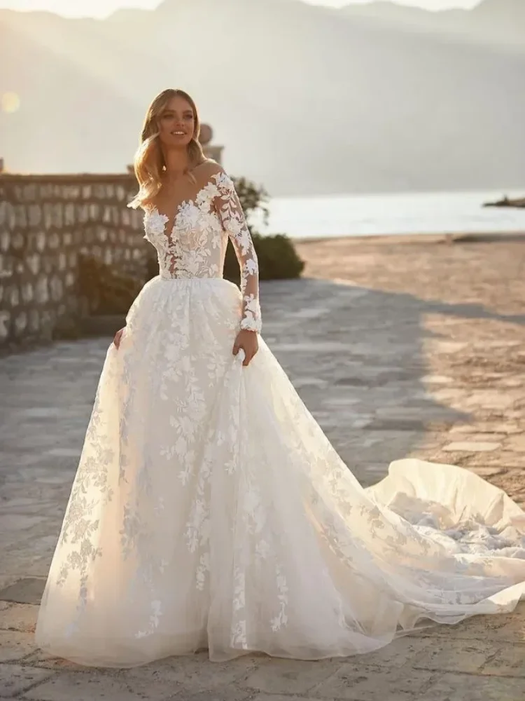 فستان زفاف نسائي أنيق على شكل حرف A لعام 2025 بأكمام طويلة من الدانتيل ملصق على شكل زهرة خلفية فستان زفاف على الشاطئ حسب الطلب