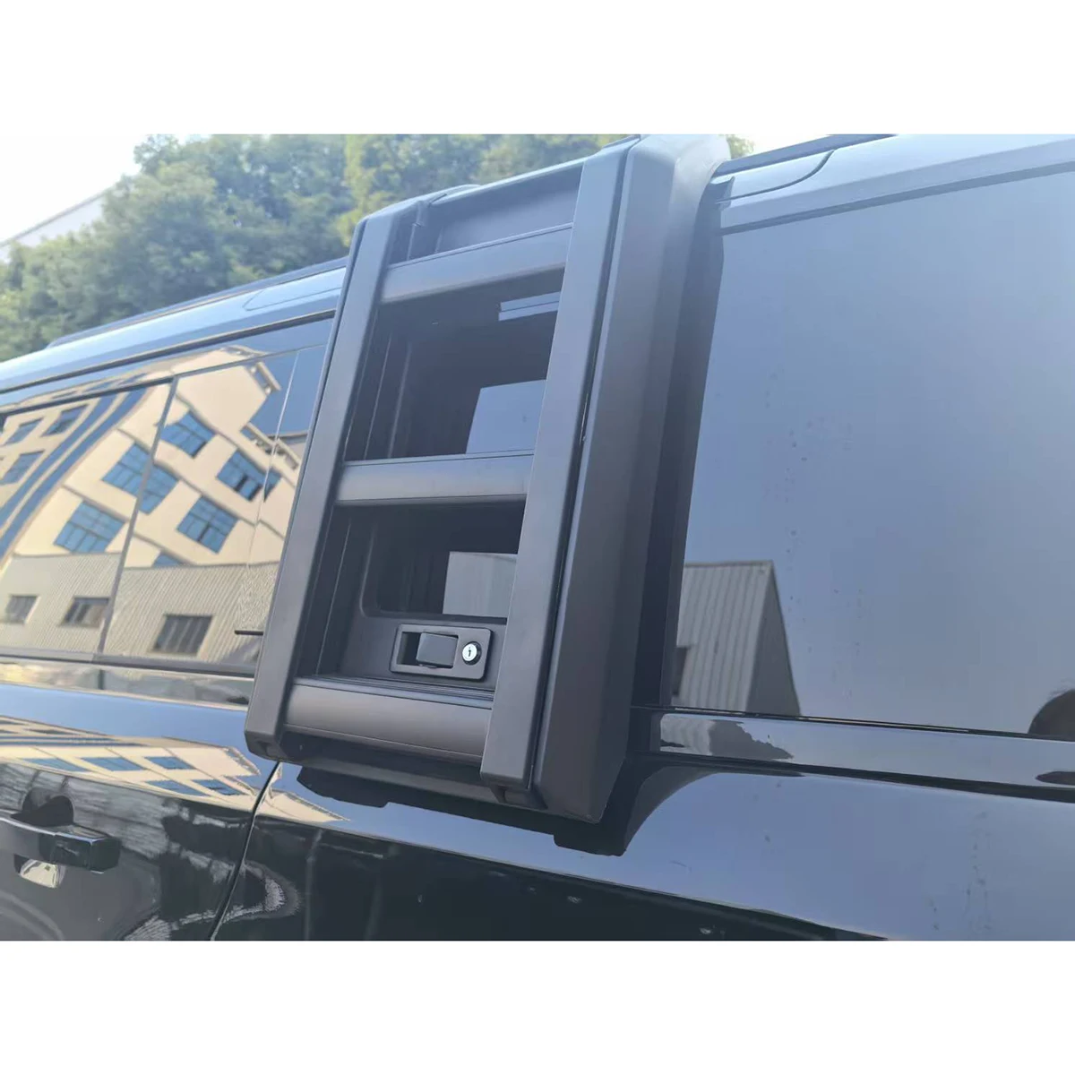 

New Auto Parts Aluminum Telescopic Black Side Ladder Tail Ladder for Land Rover Defender Side Ladder 2022 2023