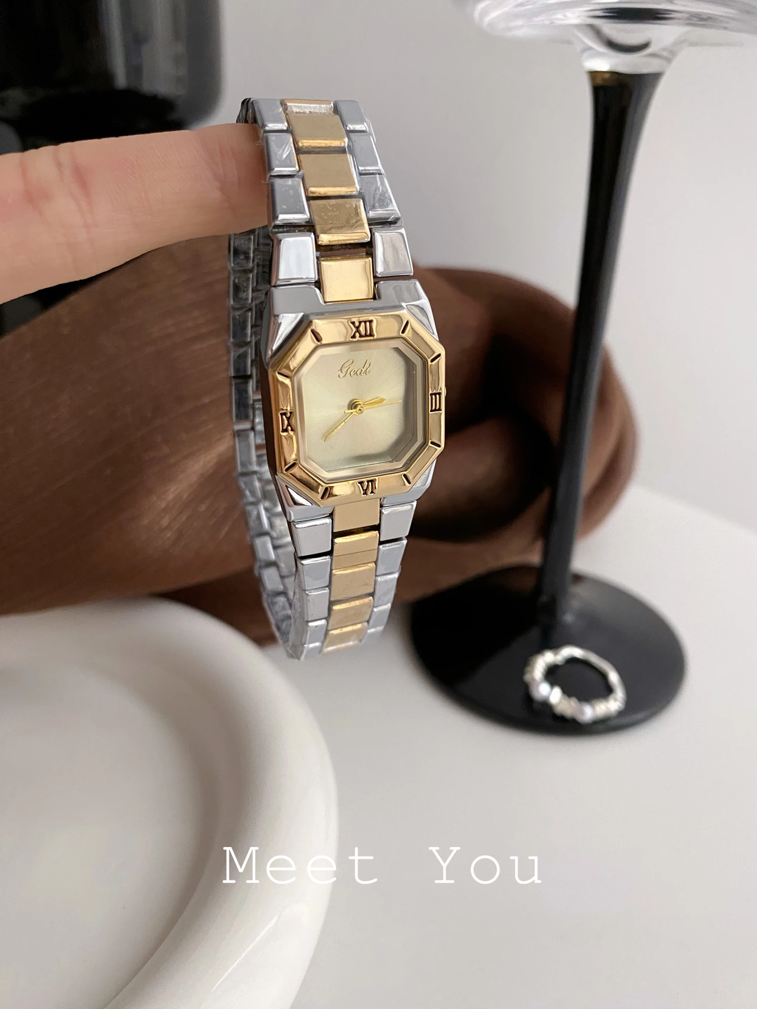 New square minimalist lightluxury style fashionable and versatile retro exquisite women's watch highend luxurywomen's wristwatch