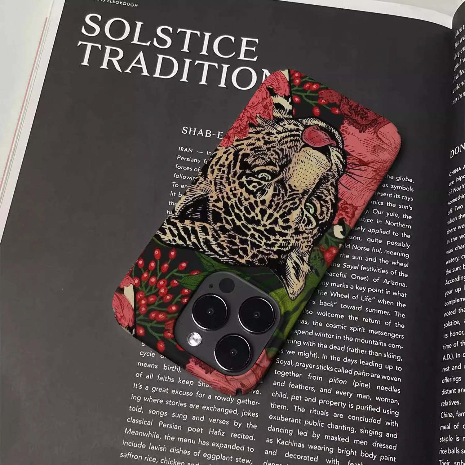 حافظة لهاتف آيفون 16 15 14 11 12 13 Pro Max Plus مزودة بالزهور والتوت