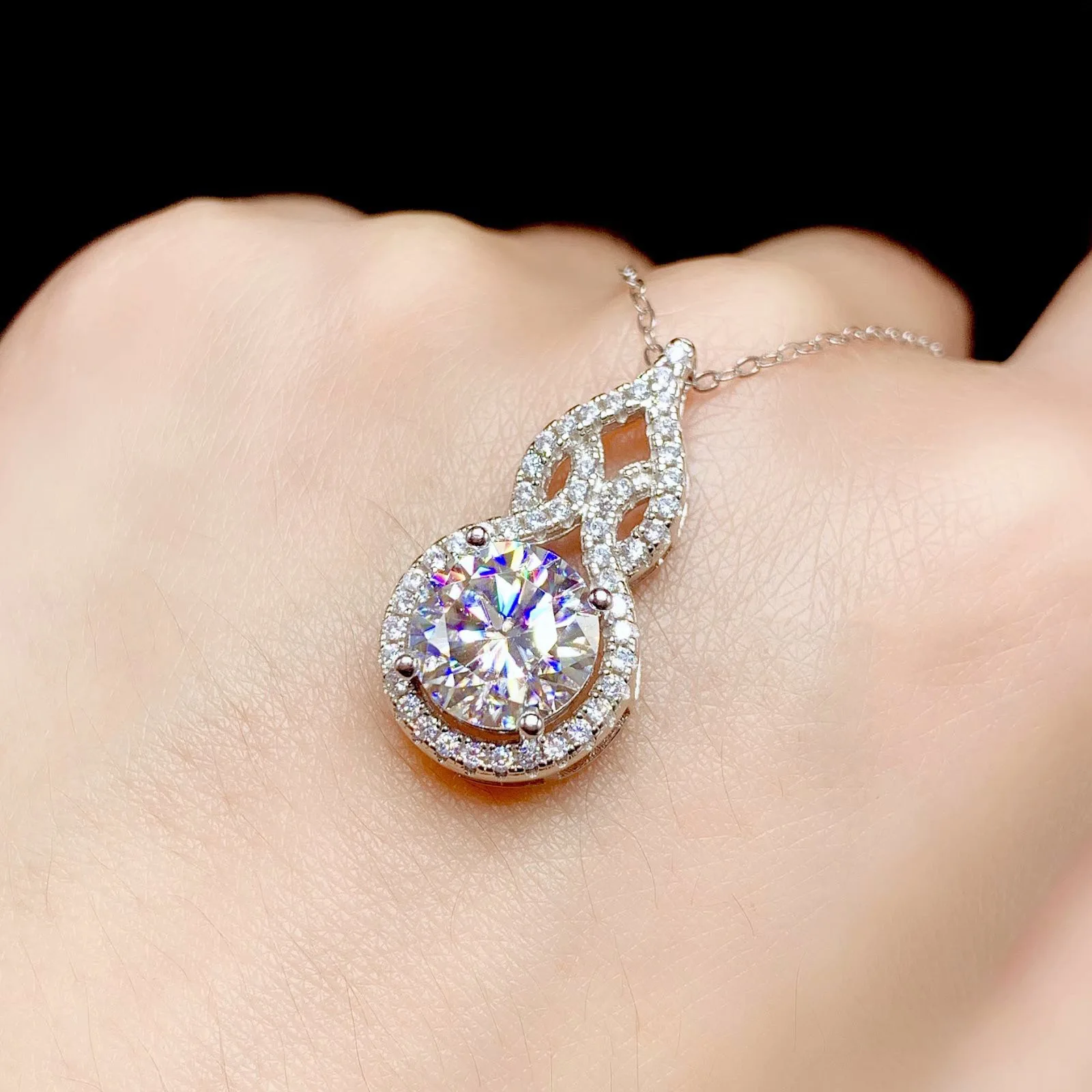OXTAO D-Farbiger Moissanit Infinity-Anhänger Halskette für Damen Echtes 925 Sterling Silber Verlobungs-Luxus Schmuck in Kürbisform – Detail 6