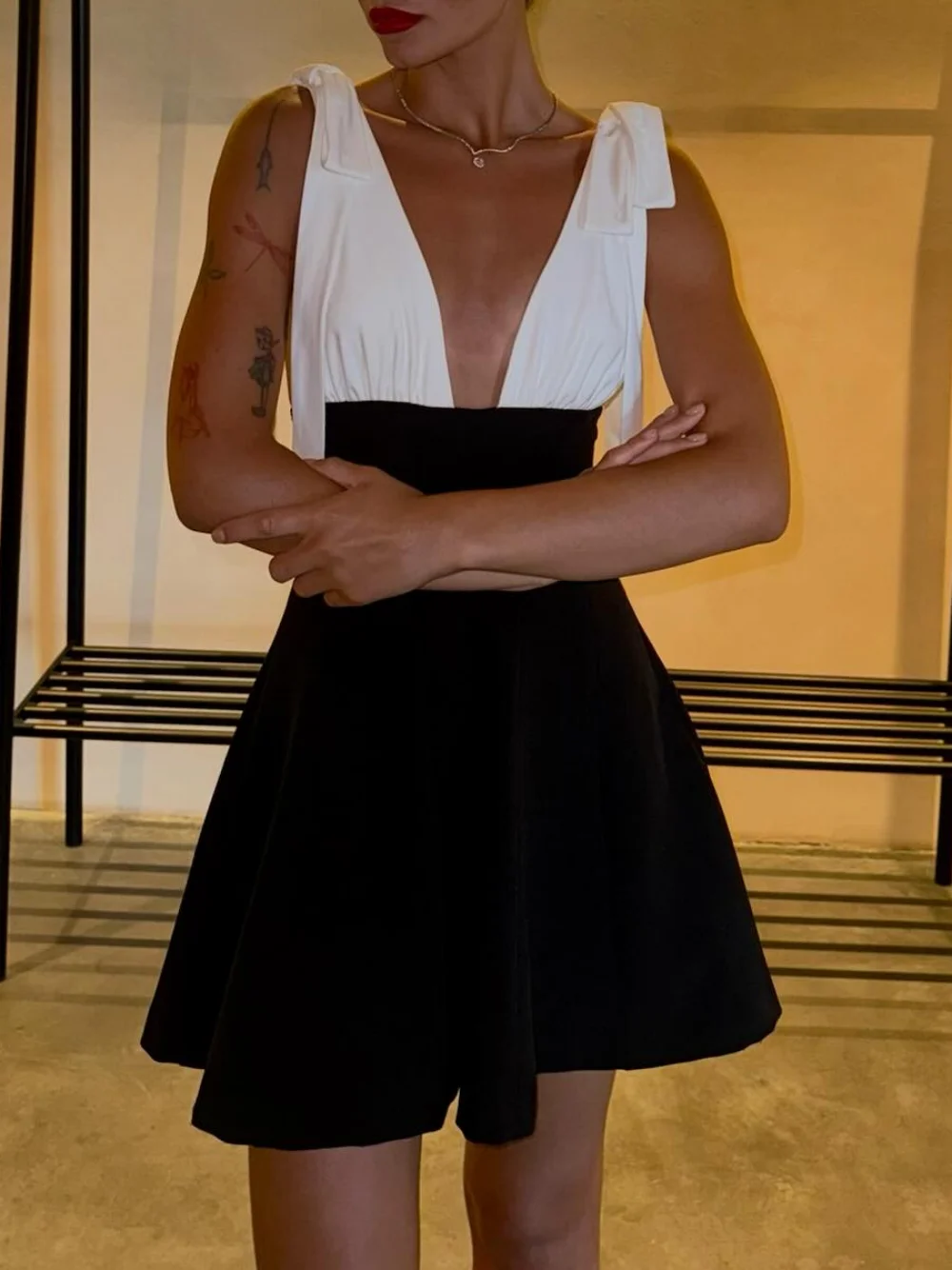 

Sexy Women Suspender Dress Deep V Neck Bow Suspender Mini Slim Dress 2025 New Summer Fashion Simple Party Women's Wear
